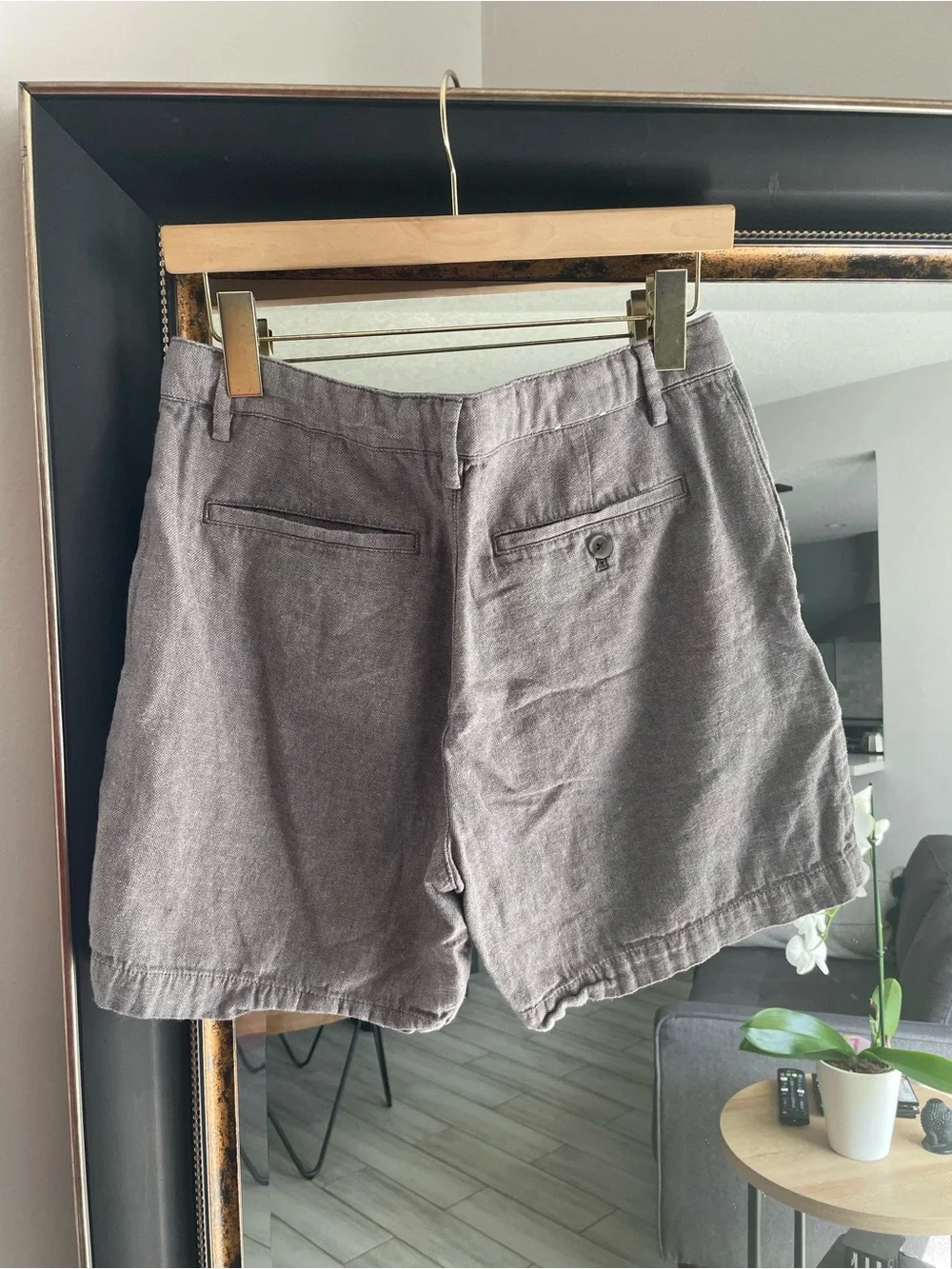 Banana Republic Men’s Gray Linen Blend 7” Shorts Size 32